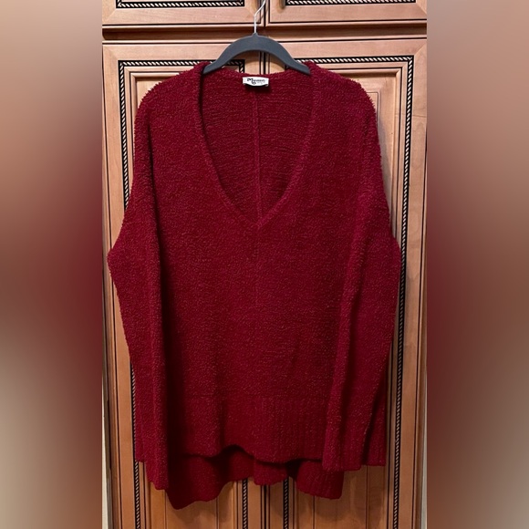 Show Me Your Mumu oversized Hug Me Sweater in Majestic Maroon. Size Medium. - Picture 2 of 4